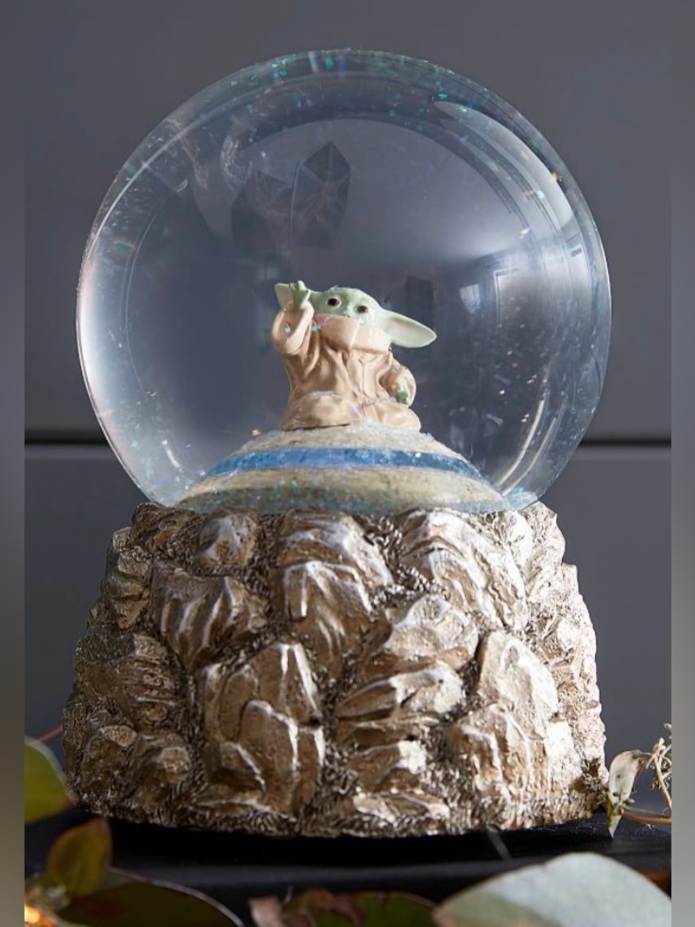 Pottery Barn Kids Star Wars
The Mandalorian Grogu Snow Globe New in Box